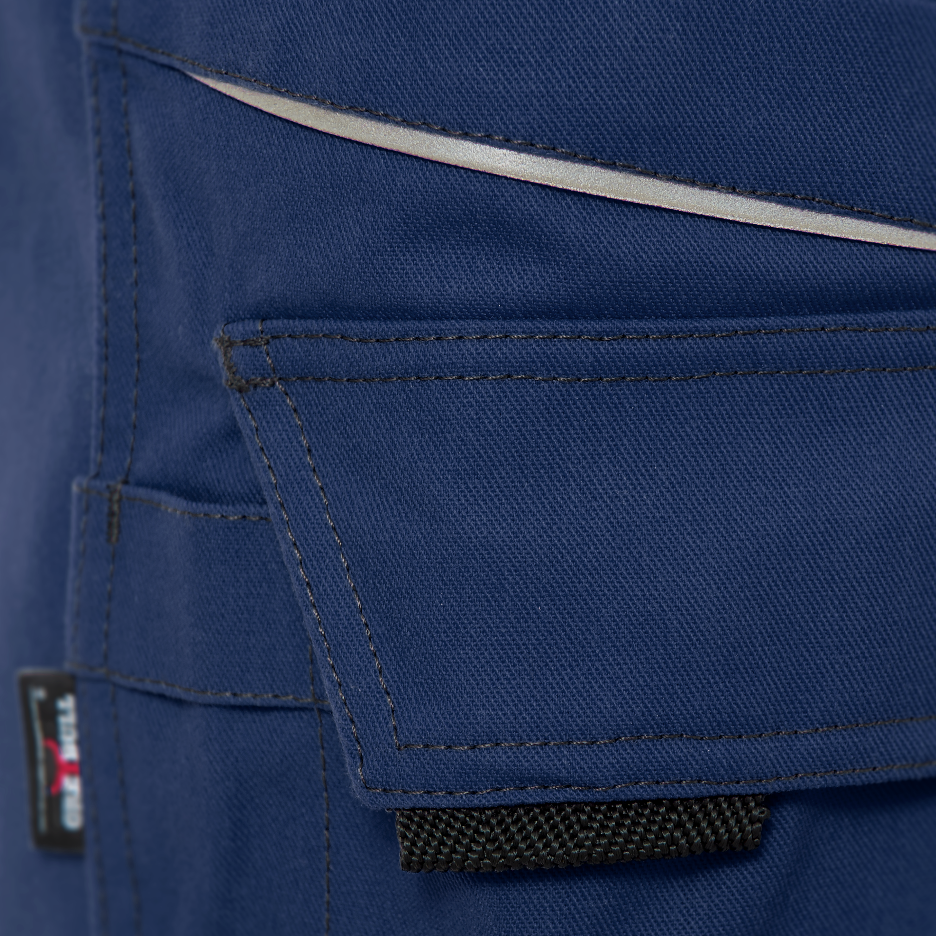 GREYBULL 2.0 Bermuda Detail