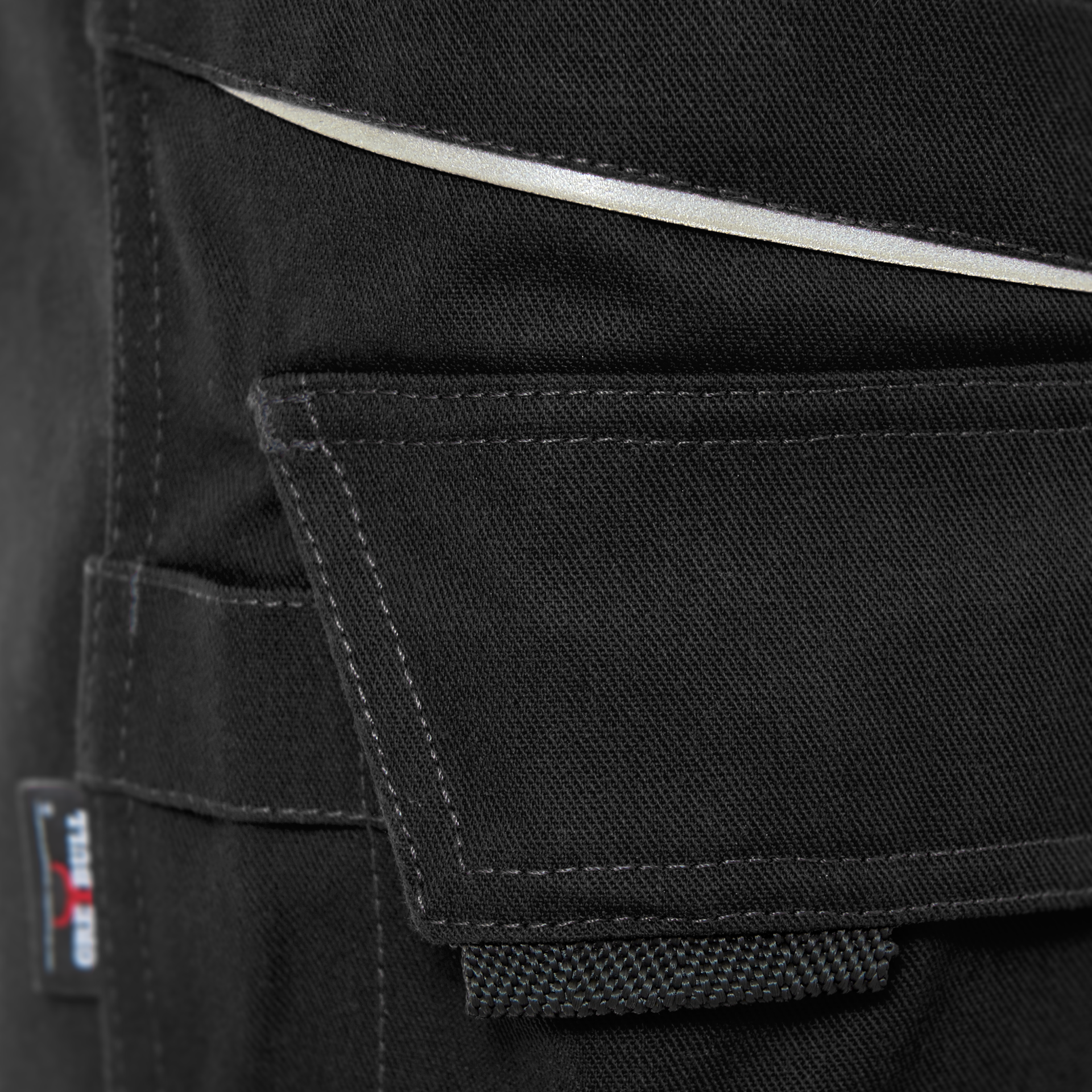 GREYBULL 2.0 Bermuda Detail