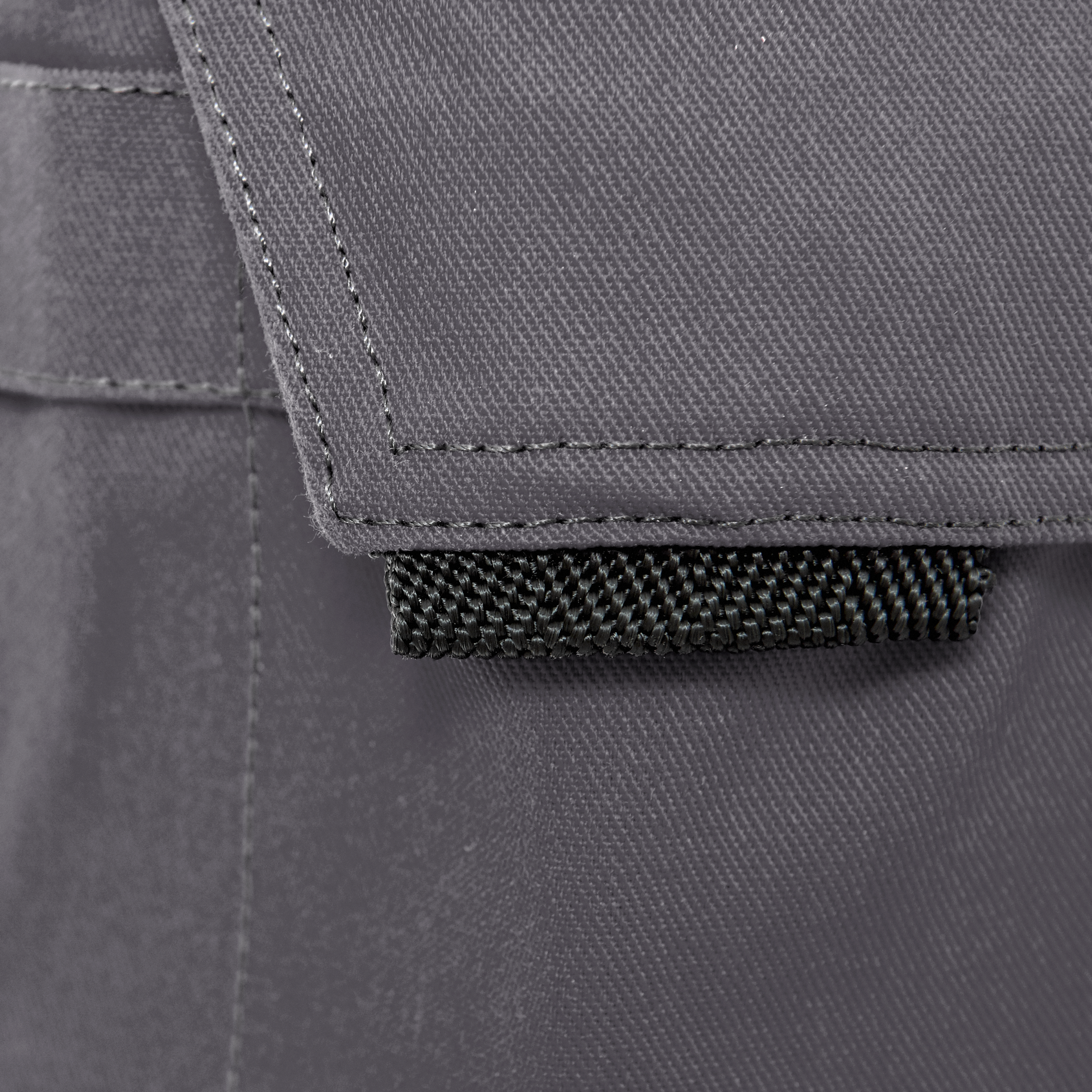 GREYBULL 2.0 Bermuda Detail