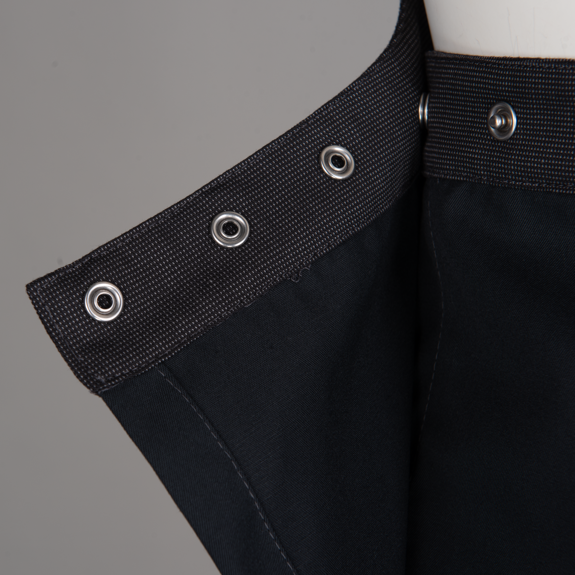 FOCUS Latzrock, Damen Detail