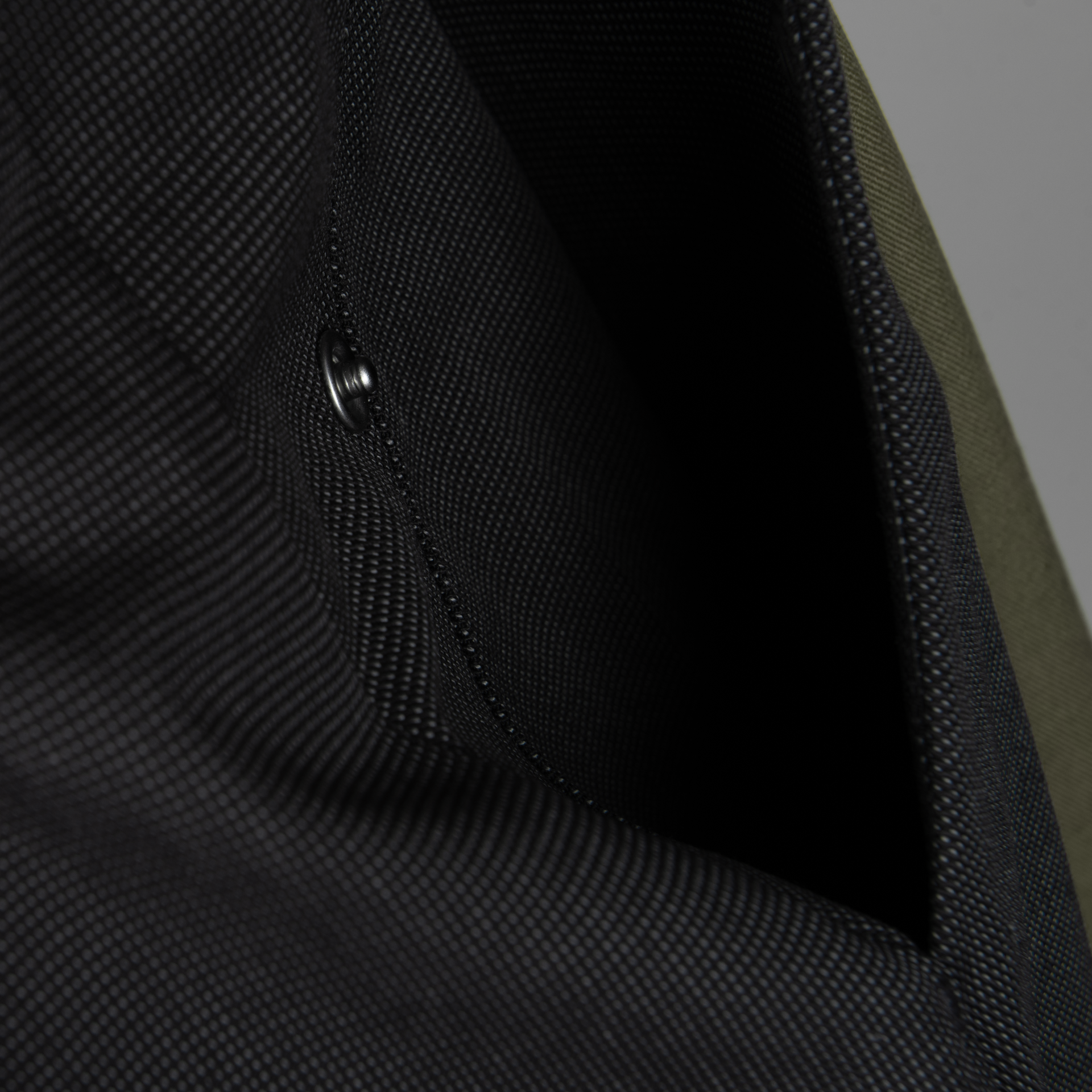 FOCUS Latzrock, Damen Detail