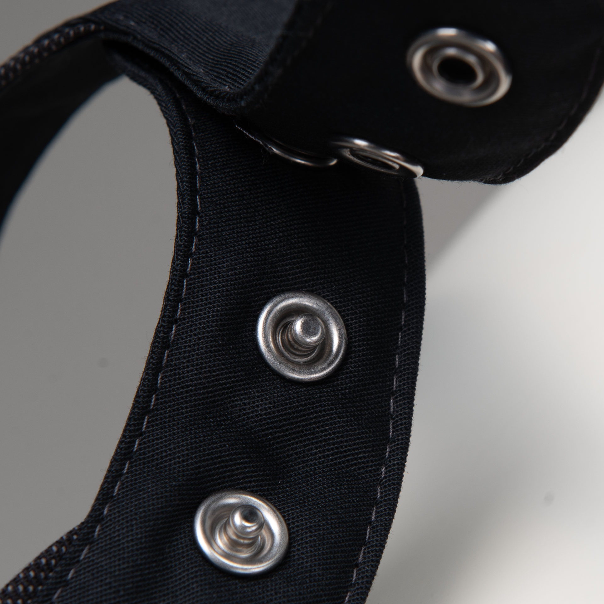 FOCUS Latzrock, Damen Detail