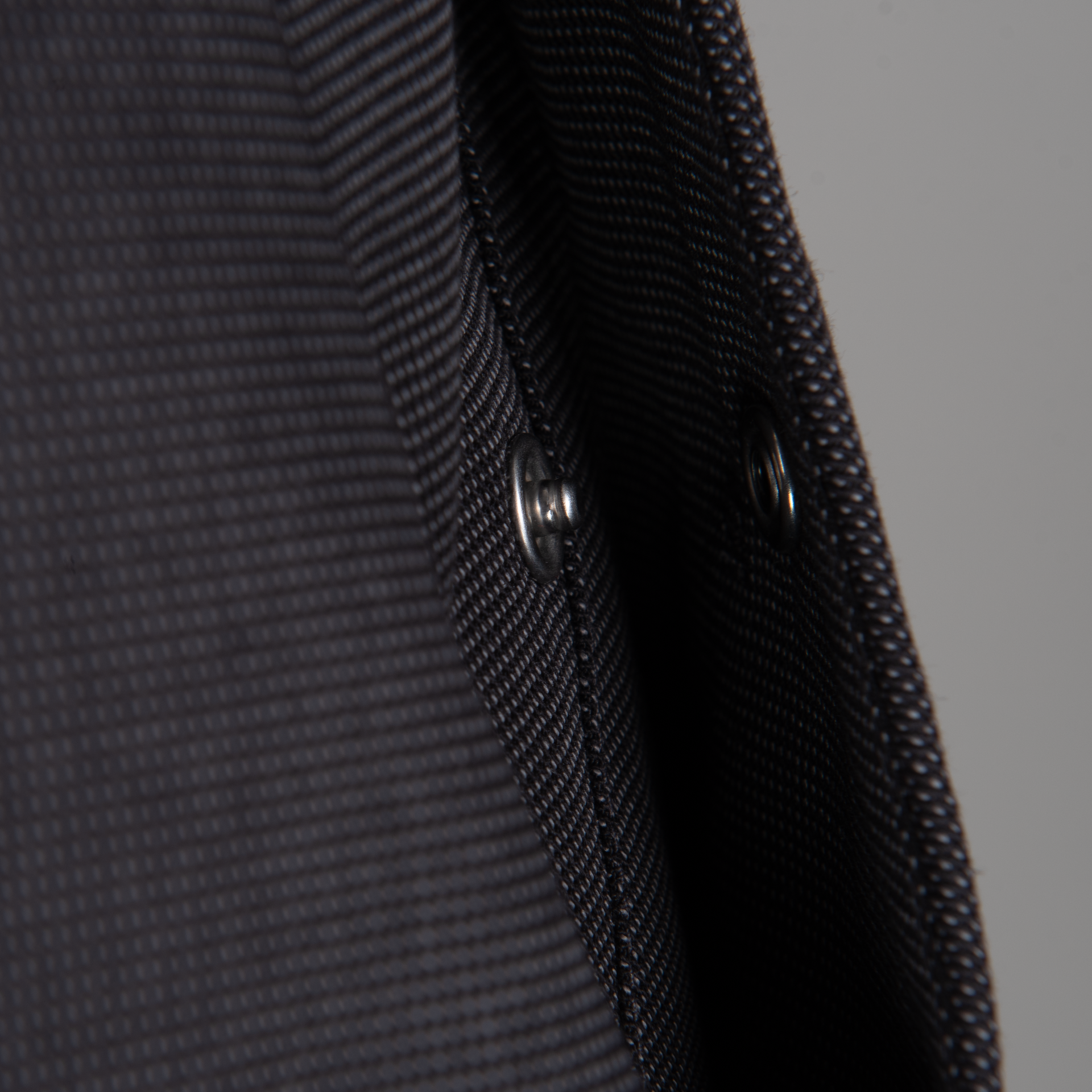 FOCUS Latzrock, Damen Detail